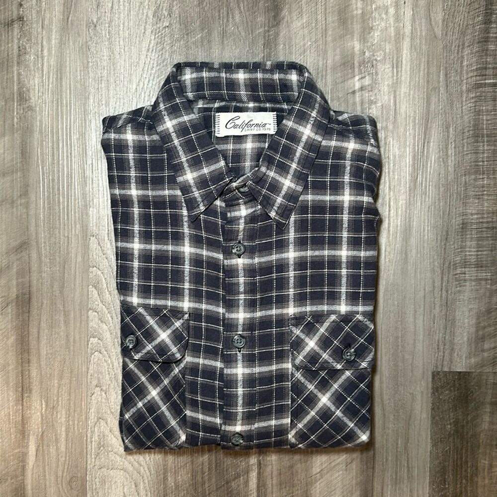 California Shirt Co. Flannel Long Sleeve Button Down - Medium